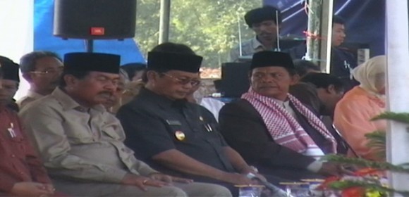 Drs.H.Danny Setiawan(Gubernur Jabar 2003-2008)&Drs.H.Bubun Bunyamin(Walikota Tasikmalaya 2002-2007) Drs.H.Danny Setiawan(Gubernur Jabar 2003-2008)&Drs.H.Bubun Bunyamin(Walikota Tasikmalaya 2002-2007)